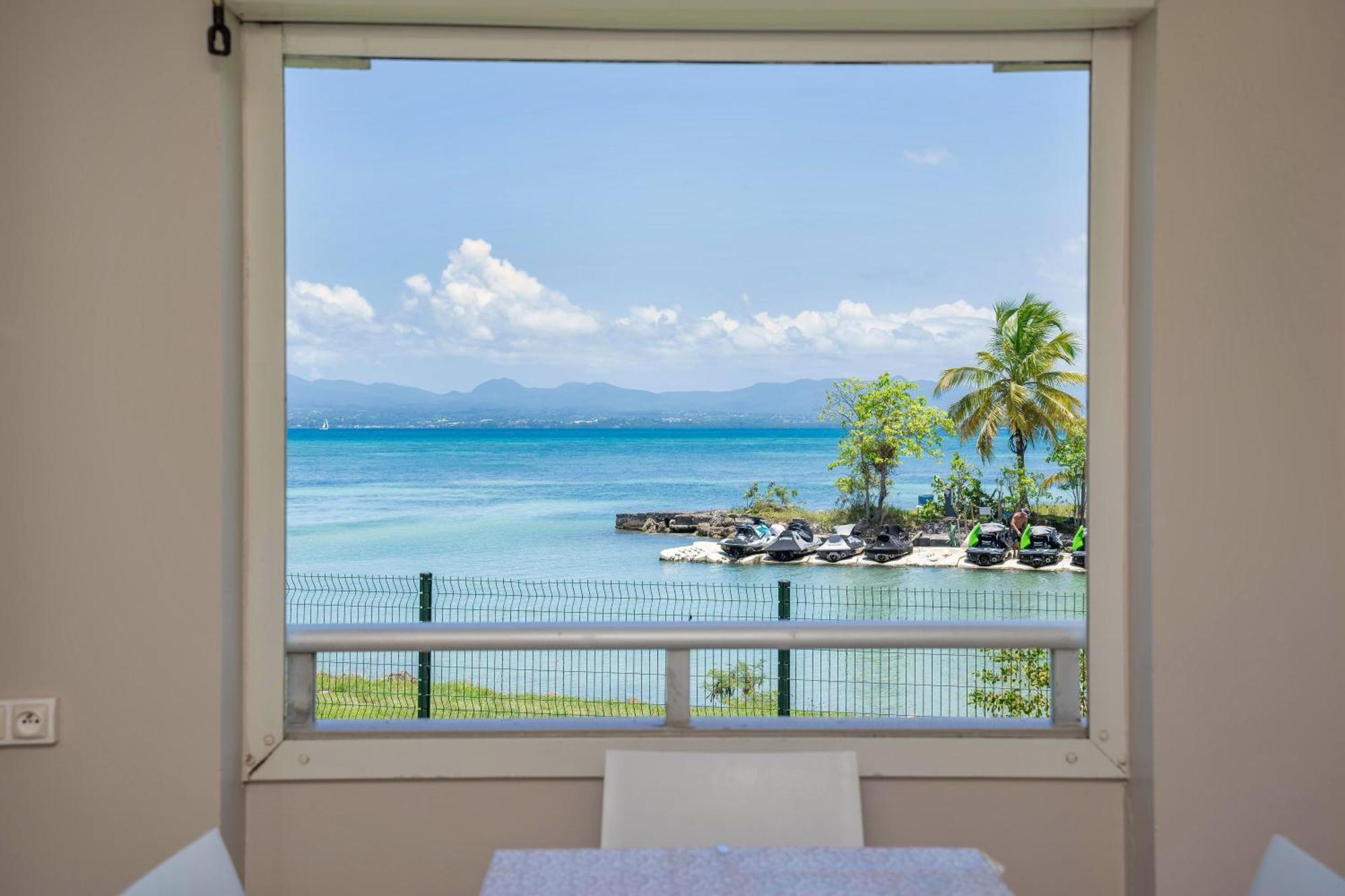Appartement Bord De Mer Tres Fonctionnel , Sur La Plage & Vue Mer Exceptionnelle Le Gosier  Exteriör bild